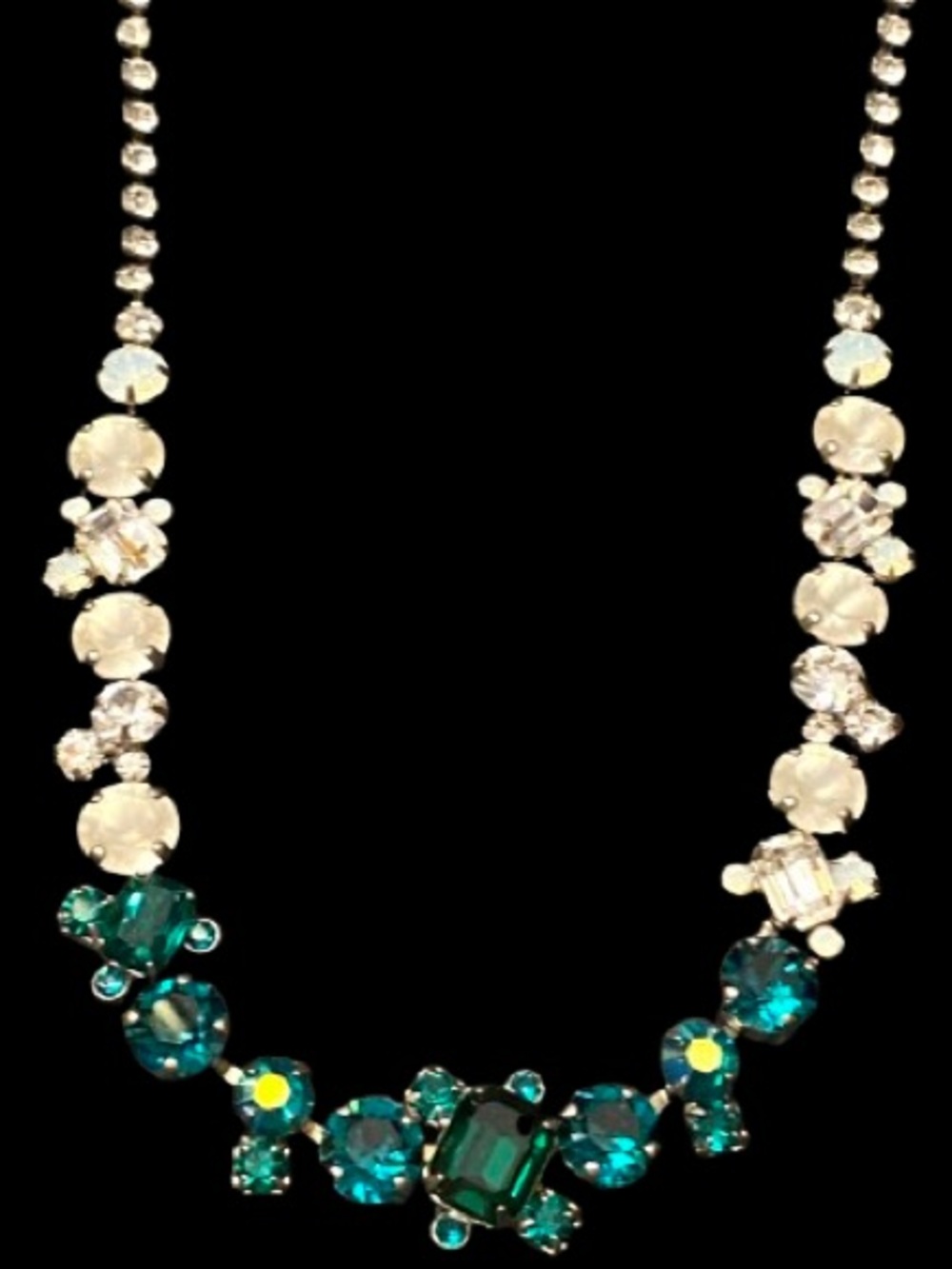 Vintage Sorrelli Silver Tone Emerald & Clear Crystal Necklace Snow Moss Retired